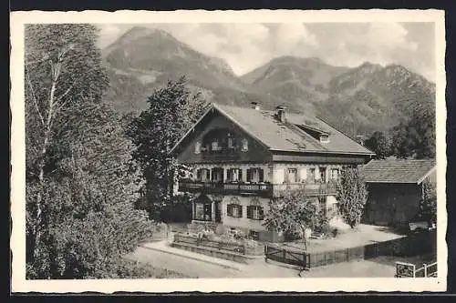 AK Fischbachau, Hotel-Pension Landhaus Schmidt mit Strasse u. Bergpanorama aus der Vogelschau