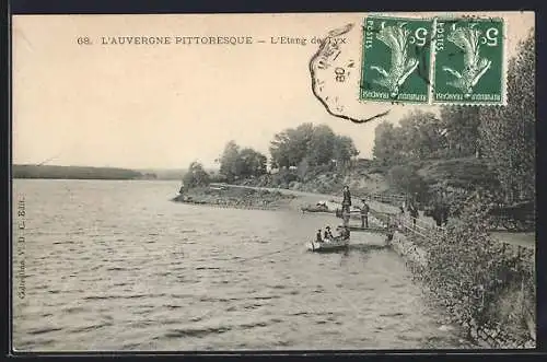 AK Auvergne, L`Étang des Îles avec promenade et barques