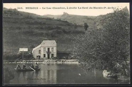 AK Murols, Le Lac Chambon et La Dent du Marais à droite