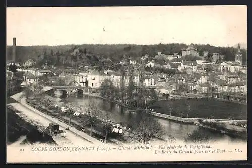 AK Pontgibaud, Vue générale et route du Circuit Michelin passant sur le pont