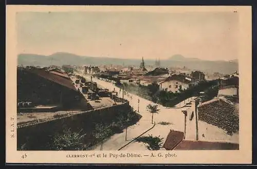 AK Clermont-Ferrand, Vue sur la ville et le Puy-de-Dôme en arrière-plan