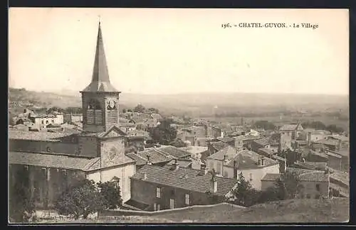 AK Châtel-Guyon, Le Village et son Église au Cœur de la Ville