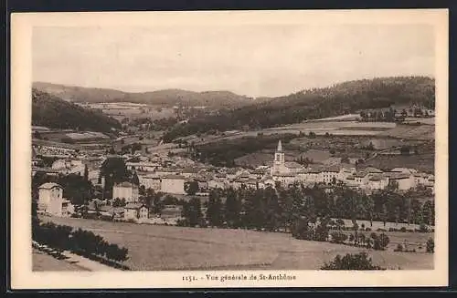 AK Saint-Anthème, Vue générale de la ville et des paysages environnants