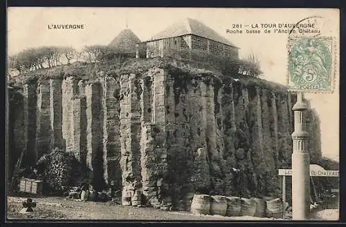 AK La Tour-d`Auvergne, Roche basse de l`ancien château