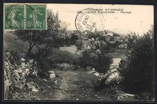 AK Latour-d`Auvergne, Paysage pittoresque du village en Auvergne