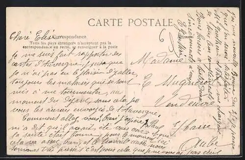 AK Le-Vernet-la-Varenne, Château de Montfort, Allée et Tour