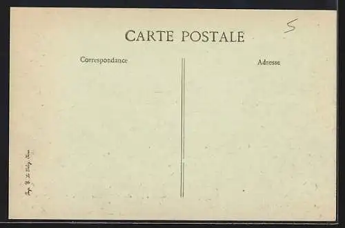 AK Orcival, Vue générale de l`église et du village pittoresque