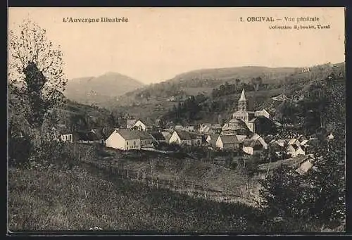 AK Orcival, Vue générale du village et des collines environnantes