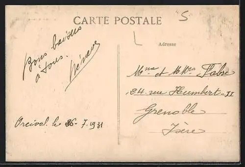 AK Orcival, Vue générale du village et des collines environnantes