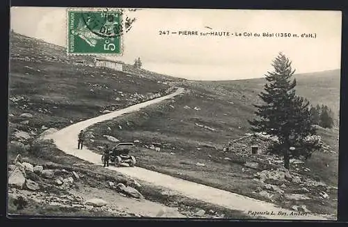 AK Pierre-sur-Haute, Le Col du Béal avec voiture sur la route sinueuse