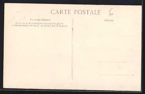 AK Verrières, Le Dick et le village avec église et château sur la colline