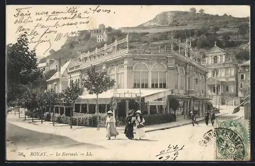 AK Royat, Le Kursaal et promeneurs élégants