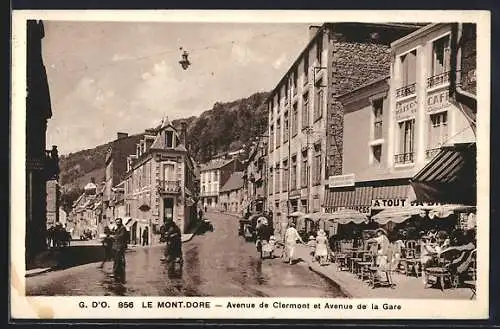 AK Le Mont-Dore, Avenue de Clermont et Avenue de la Gare animées avec cafés et passants