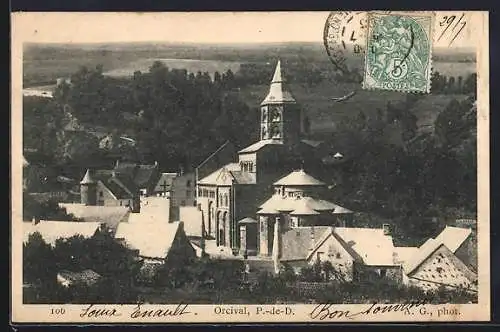 AK Orcival, Vue de l`église et des toits du village