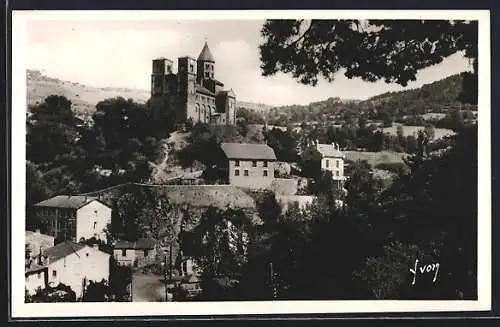 AK Saint-Nectaire, Vue générale et l`église