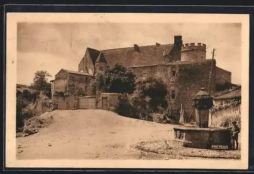 AK Saint-Saturnin, La Fontaine de Marguerite de Valois et le Château des Latour d`Auvergne