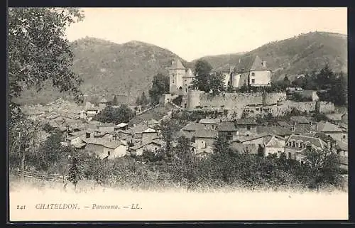 AK Chateldon, Panorama du village et du château en arrière-plan