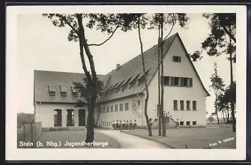 AK Stein b. Nbg., Mädchengruppe vor der Jugendherberge