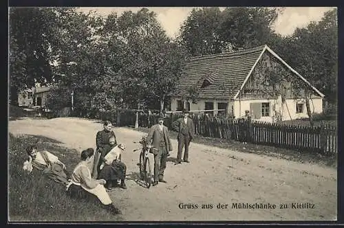 AK Kittlitz / Spreewald, Gasthaus Mühlschänke mit Anwohnern