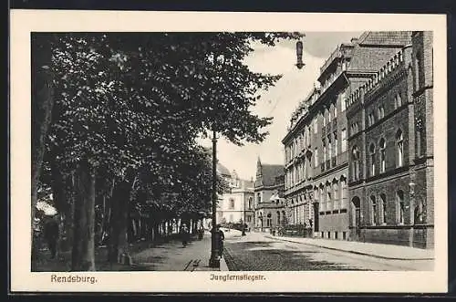 AK Rendsburg, Jungfernstiegstrasse mit Passanten