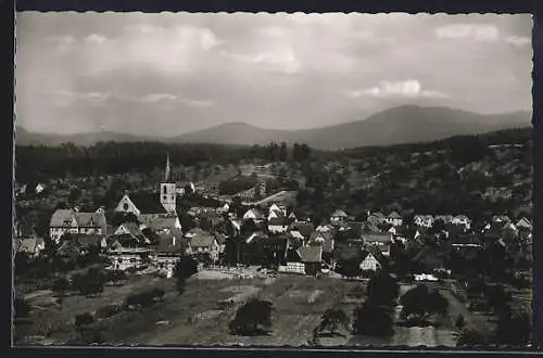 AK Gaggenau /Murgtal, Ortsansicht mit den Schwarzwaldbergen