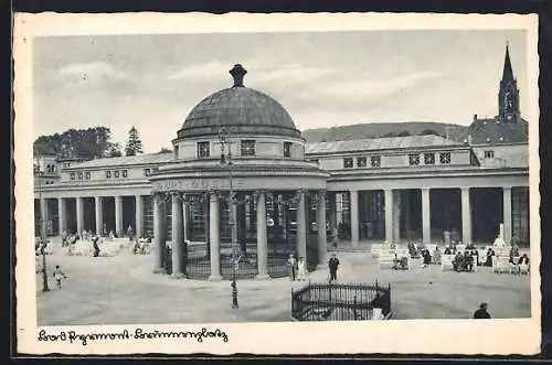 AK Bad Pyrmont, Brunnenplatz mit Quelle