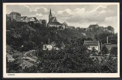 AK Leisnig, Ortsansicht mit Bahnschienen und Kirche