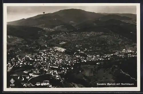 AK Kandern / Baden, Totalansicht mit Hochblauen, Luftbild