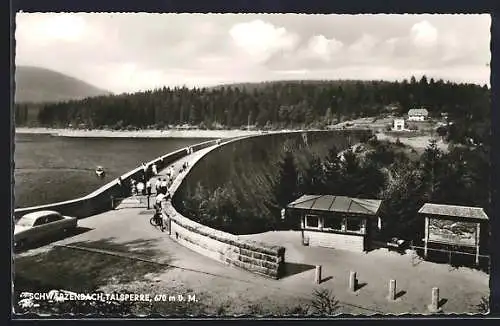 AK Forbach /Schwarzwald, Schwarzenbach-Talsperre, Staumauer mit Kiosk aus der Vogelschau