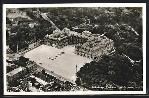 AK Würzburg, Residenz aus der Vogelschau, Fliegeraufnahme