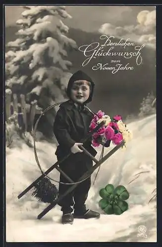 AK Schornsteinfeger mit Kleeblatt und Blumenstrauss im Schnee, Neujahrsgruss