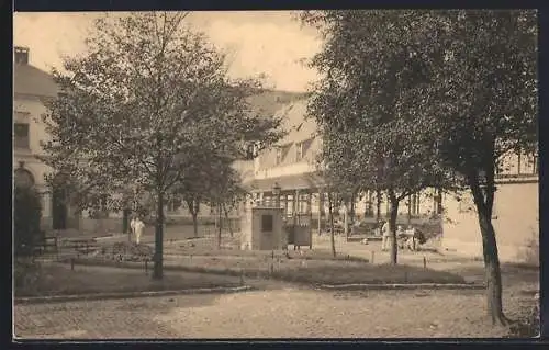 AK Bruxelles, Hopital Sainte-Elisabeth, Cour interieure