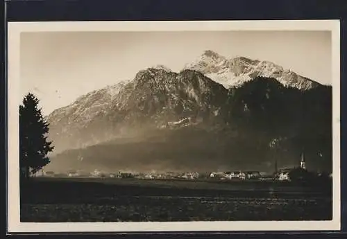 AK Grödig, Ortsansicht mit dem Untersberg