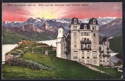AK Rigi-Kulm, Hotel Rigi-Kulm mit Blick auf die Schwyzer und Glarner Alpen