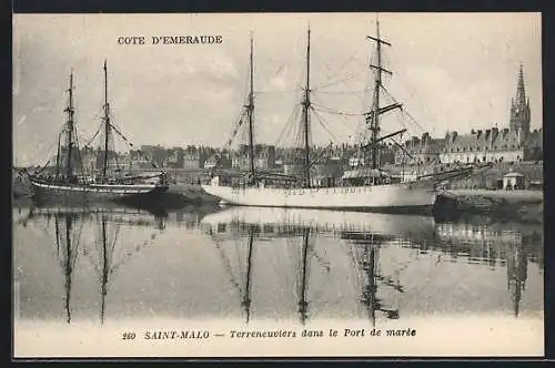 AK Saint-Malo, Terreneuviers dans le Port de marèe, Hafen