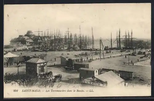 AK Saint-Malo, Les Terreneuviers dans le Bassin, Hafen