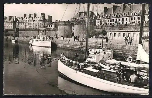 AK Saint-Malo, Le Bassin Vauban et la Grande Porte, Hafen