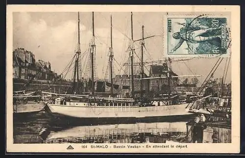 AK Saint-Malo, Bassin Vauban-En attendant le dèpart, Hafen