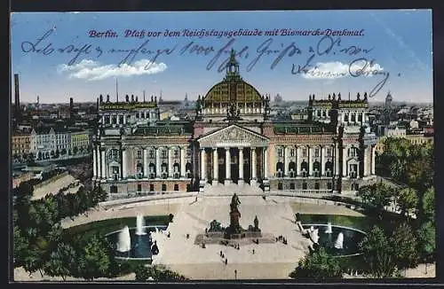 AK Berlin, Platz vor dem Reichstagsgebäude mit Bismarck-Denkmal
