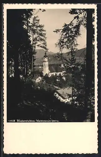 AK Kiefersfelden, Kirche vom Wald aus gesehen