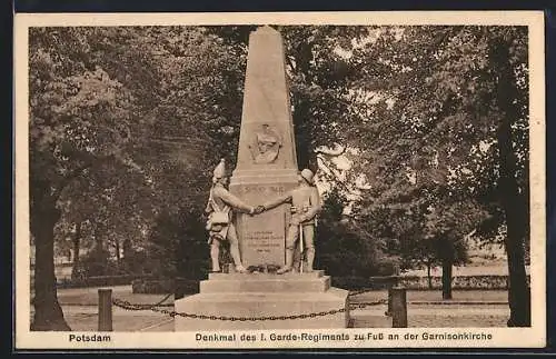 AK Potsdam, Denkmal 1. Garde-Regiment zu Fuss an der Garnisonkirche