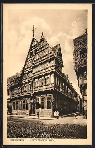 AK Hildesheim, Altdeutsches Haus mit Strassenpartie