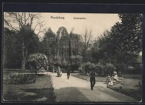 AK Rendsburg, Kindergarten, Partie mit Gärtner