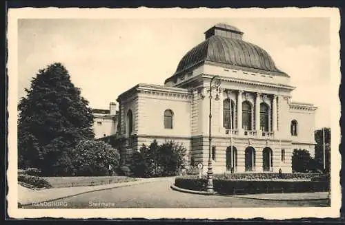 AK Rendsburg, Stadthalle mit Vorplatz