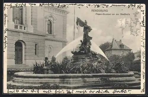 AK Rendsburg, Pfähler-Brunnen vor der Stadthalle und Villa