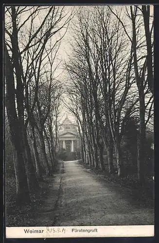 AK Weimar / Thür., Blick zur Fürstengruft