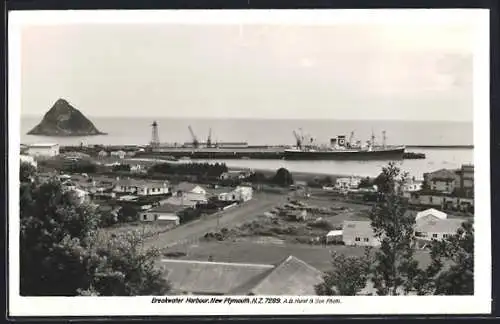 AK New Plymouth, Breakwater Harbour