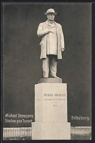 AK Silkeborg, Michael Drewsens Statue paa Torvet