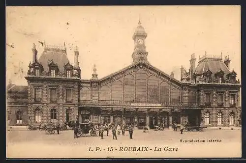 AK Roubaix, La Gare, Kutsche vor dem Bahnhof