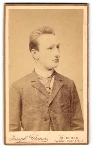 Fotografie Joseph Werner, München, Zweibrückenstr. 2, Porträt eines jungen Mannes